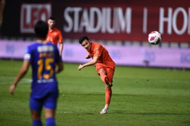 Thanyaburi-Pathumthani-6 NOV 2021: Supachok sarachat # 19 Gömme sanatçısı Bgpu ile Tayland 'daki Leo Stadyumu' nda defnedilmeye karşı bgpu arasında 2021 yılındaki çarpışmada birleşti.