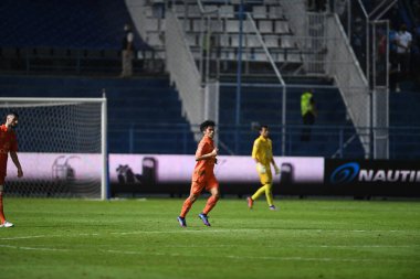 Thanyaburi-Pathumthani-6 NOV 2021: Havacı dorloh # 62 Buriram oyuncusu 2021 yılında bgpu ile Tayland 'daki Leo Stadyumu' nda defnedilmeye karşı birleşmiştir.