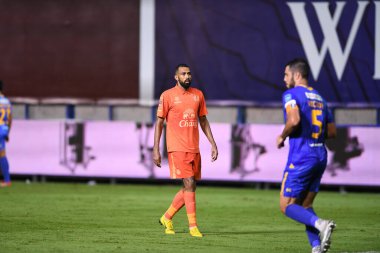 Thanyaburi-Pathumthani-6 NOV 2021: Maicon # 7 defnedici 2021 Bgpu ile Tayland 'daki Leo Stadyumu' nda defnedilmeye karşı bgpu arasında birleştirildi