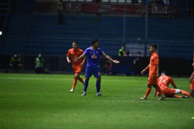 Thanyaburi-Pathumthani-6 NOV 2021: Teerasil dangda # 10 bg pathum oyuncusu 2021 yılında bgpu ile Tayland 'ın başkenti Leo Stadyumu' nda defnedildi.