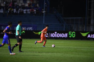 Thanyaburi-Pathumthani-6 NOV 2021: Havacı dorloh # 62 Buriram oyuncusu 2021 yılında bgpu ile Tayland 'daki Leo Stadyumu' nda defnedilmeye karşı birleşmiştir.