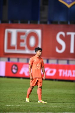 Thanyaburi-Pathumthani-6 NOV 2021: Supanut Mueonta # 54 Gömme Oyuncusu 2021 yılında Bgpu ile Tayland 'ın başkenti Leo Stadyumu' nda defnedilecek defin takımları arasında bir araya geldi.