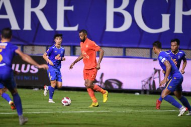 Thanyaburi-Pathumthani-6 NOV 2021: Maicon # 7 defnedici 2021 Bgpu ile Tayland 'daki Leo Stadyumu' nda defnedilmeye karşı bgpu arasında birleştirildi