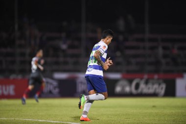 Bangplee, Samutprakan - 10 NOV 2021: Samutprakan şehri ile Tayland samutprakan Stadyumu 'ndaki Muangthong maçında Samutprakan şehrinin 26 numaralı samutprakan oyuncusu