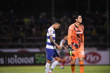 Bangplee, Samutprakan - 10 NOV 2021: Samutprakan şehri ile Tayland samutprakan Stadyumu 'ndaki Muangthong maçında Samutprakan şehrinin 26 numaralı samutprakan oyuncusu