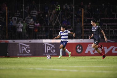 Bangplee, Samutprakan - 10 NOV 2021: PHATSAPHON CHOEDWICHIT # 78 Samutprakan şehri arasında Samutprakan şehri ile Tayland samutprakan Stadyumu 'nda birleşen Muangthong arasındaki maçta samutprakan şehrinin 78.