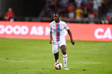 KALLANG, ŞARKI - 15 Temmuz 2022: Tyrick Mitchell # 3 Kristal Saray Oyuncusu sezon öncesi Liverpool karşısında ulusal stadyumda