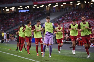 KALLANG, ŞARKI - 15 Temmuz 2022: Liverpool oyuncuları ulusal stadyumdaki Crystal Palace 'a karşı hazırlık maçında 