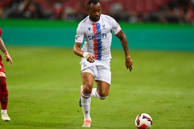 KALLANG, ŞARKI - 15 Temmuz 2022: Jordan Ayew # 9 Kristal Saray Oyuncusu sezon öncesi Liverpool 'a karşı ulusal stadyumda maç yapıyor