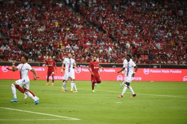 KALLANG, ŞARKI - 15 Temmuz 2022: Liverpool oyuncuları ulusal stadyumdaki Crystal Palace 'a karşı hazırlık maçında 