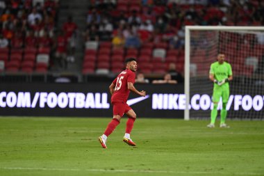 KALLANG, ŞARKI - 15 Temmuz 2022: Alex Oxlade-Chamberlain # 15 Liverpool Oyuncusu Ulusal Stadyum 'daki Crystal Palace' a karşı maç öncesi