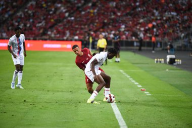 KALLANG, ŞARKI - 15 Temmuz 2022: Thiago Alcantara # 6 Liverpool Oyuncusu, ulusal stadyumdaki Crystal Palace 'a karşı hazırlık maçında