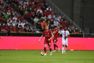 KALLANG, ŞARKI - 15 Temmuz 2022 Jordan Henderson # 14 Liverpool Oyuncusu sezon öncesi stadyumdaki Crystal Palace 'a karşı oynuyordu.