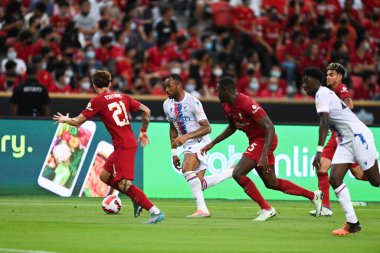 KALLANG, ŞARKI - 15 Temmuz 2022: Jordan Ayew # 9 Kristal Saray Oyuncusu sezon öncesi Liverpool 'a karşı ulusal stadyumda maç yapıyor