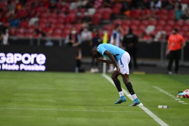 KALLANG, SINGAPORE - 15 Temmuz 2022: Kristal Saray oyuncuları Liverpool 'a karşı ulusal stadyumda maç yapıyorlar