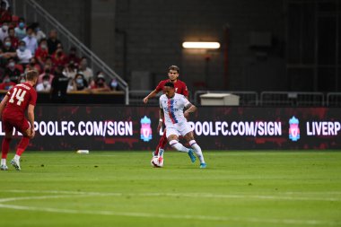 KALLANG, SINGAPORE - 15 Temmuz 2022: Nathaniel Clyne # 17 Kristal Saray Oyuncusu sezon öncesi Liverpool karşısında ulusal stadyumda