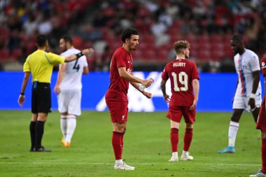 Kallang-Singapur-15JUL2022-Curtis Jones # 17 Liverpool Oyuncusu sezon öncesi Singapur 'daki kristal sarayına karşı eylem halinde.