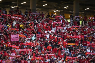 Kallang-Singapur-15JUL2022-Tanımlanamayan Liverpool taraftarı sezon öncesi dönemde Singapur, Singapur 'daki kristal sarayına karşı savaşıyor.