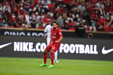 KALLANG, SINGAPORE - 15 Temmuz 2022: Mohamed Salah # 11 Liverpool Oyuncusu sezon öncesi stadyumdaki kristal saraya karşı eylem halinde. 