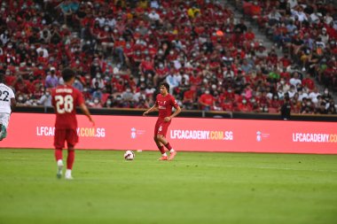 KALLANG, SINGAPORE - 15 Temmuz 2022: Trent Alexander-Arnold # 66 Liverpool oyuncusu sezon öncesi stadyumdaki Crystal Palace 'a karşı oynuyordu. 