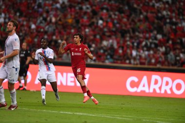 KALLANG, SINGAPORE - 15 Temmuz 2022: Trent Alexander-Arnold # 66 Liverpool oyuncusu sezon öncesi stadyumdaki Crystal Palace 'a karşı oynuyordu. 