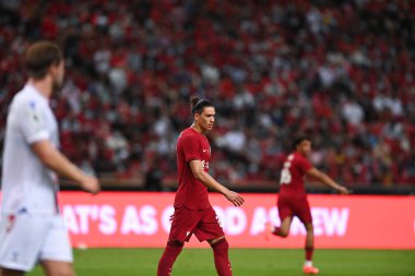 KALLANG, ŞARKI - 15 Temmuz 2022: Ulusal stadyumdaki kristal saraya karşı sezon öncesi eylemlerde Liverpool 'un tanımlanamayan taraftarı. 