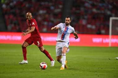 KALLANG, SINGAPORE - 15 Temmuz 2022: Luka Milivojevic # 4 Kristal Saray Oyuncusu sezon öncesi Liverpool karşısında ulusal stadyumda. 
