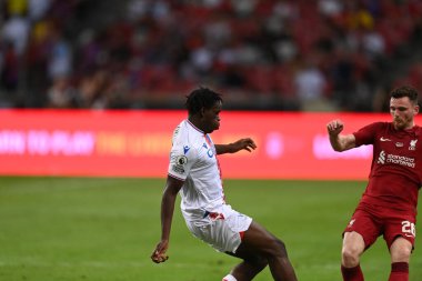 KALLANG, SINGAPORE - 15 Temmuz 2022: David Ozoh # 77 Kristal Saray Oyuncusu sezon öncesi Liverpool karşısında ulusal stadyumda. 