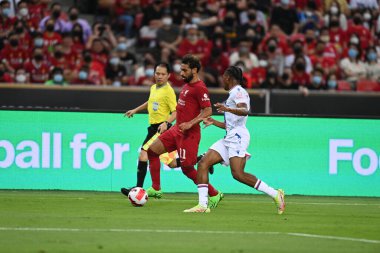 KALLANG, SINGAPORE - 15 Temmuz 2022: Mohamed Salah # 11 Liverpool Oyuncusu sezon öncesi stadyumdaki kristal saraya karşı eylem halinde. 