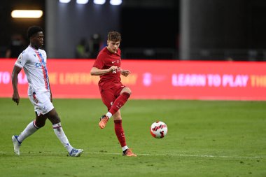 KALLANG, ŞARKI - 15 Temmuz 2022: Luke Chambers # 88 Liverpool Oyuncusu, ulusal stadyumdaki Crystal Palace 'a karşı hazırlık maçında. 