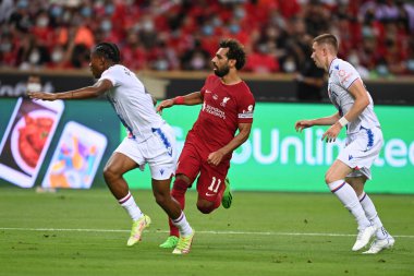 KALLANG, SINGAPORE - 15 Temmuz 2022: Mohamed Salah # 11 Liverpool Oyuncusu sezon öncesi stadyumdaki kristal saraya karşı eylem halinde. 