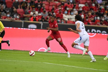 KALLANG, SINGAPORE - 15 Temmuz 2022: Isaac Mabaya # 52 Liverpool Oyuncusu Ulusal Stadyumdaki Crystal Palace 'a karşı maç öncesi. 
