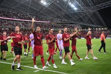 KALLANG, SINGAPORE - 15 Temmuz 2022: Liverpool oyuncusu ulusal stadyumdaki kristal saraya karşı sezon öncesi eylem halinde. 