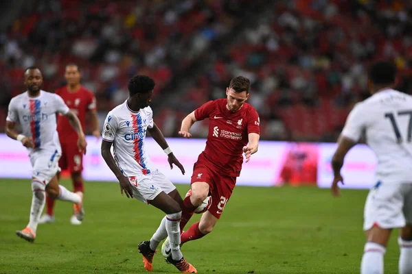 KALLANG, SINGAPORE - 15 Temmuz 2022: Jesurun Rak-Sakyi # 49 Kristal Saray Oyuncusu sezon öncesi Liverpool karşısında ulusal stadyumda. 