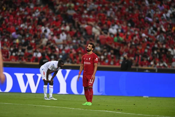 KALLANG, SINGAPORE - 15 Temmuz 2022: Mohamed Salah # 11 Liverpool Oyuncusu sezon öncesi stadyumdaki kristal saraya karşı eylem halinde. 
