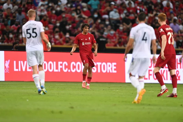 KALLANG, SINGAPORE - 15 Temmuz 2022: Trent Alexander-Arnold # 66 Liverpool oyuncusu sezon öncesi stadyumdaki Crystal Palace 'a karşı oynuyordu. 