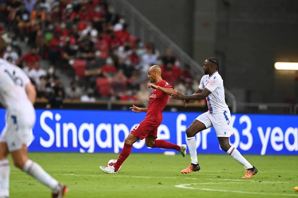 KALLANG, SINGAPORE - 15 Temmuz 2022: Fabinho # 3 Liverpool Oyuncusu ulusal stadyumdaki kristal sarayına karşı hazırlık maçında. 