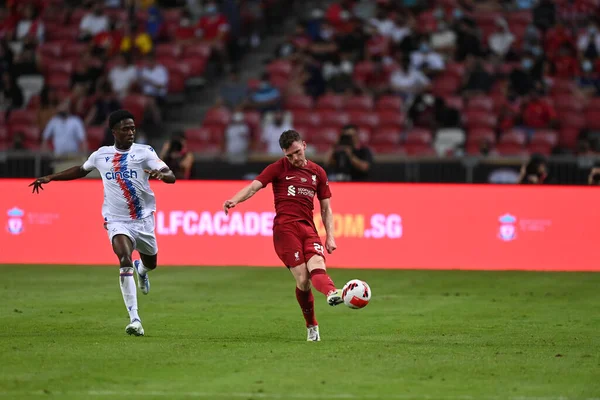 KALLANG, SINGAPORE - 15 Temmuz 2022: Andrew Robertson # 26 Liverpool Oyuncusu Ulusal Stadyumdaki Crystal Palace 'a karşı hazırlık maçında. 