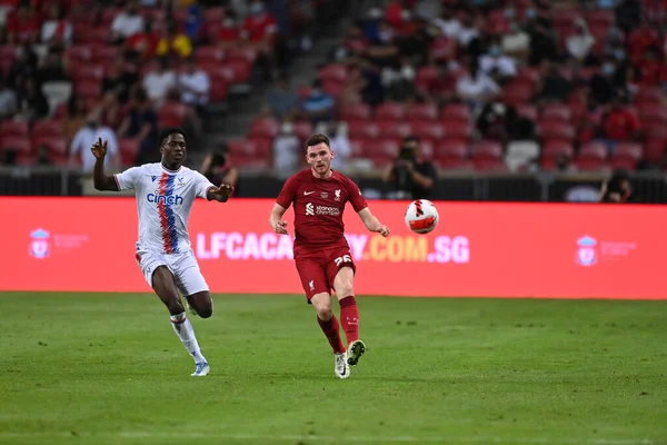 KALLANG, SINGAPORE - 15 Temmuz 2022: Andrew Robertson # 26 Liverpool Oyuncusu Ulusal Stadyumdaki Crystal Palace 'a karşı hazırlık maçında. 