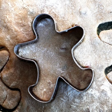 Zencefilli kurabiye adam kurabiye bakır çerez kesici ile