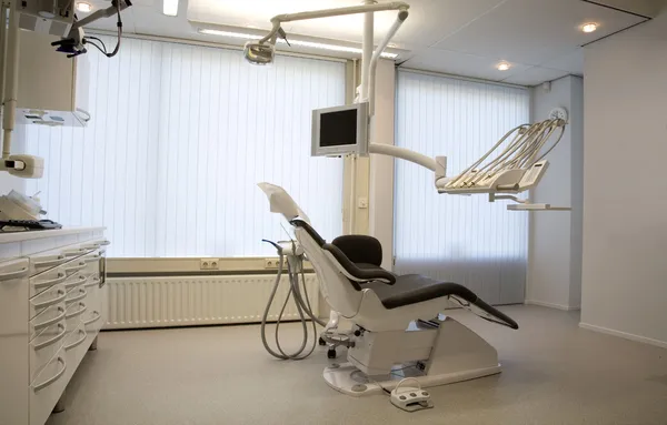 El interior de una consulta de dentista — Foto de Stock