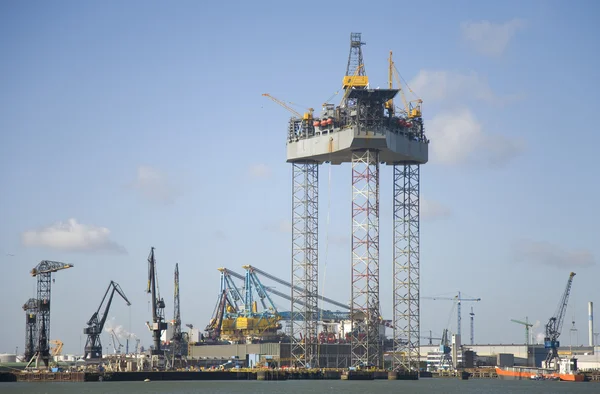 En oljerigg under konstruktion — Stockfoto