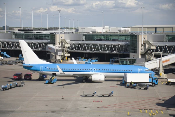 Schiphol International airport in the Netherlands — Stock Photo, Image