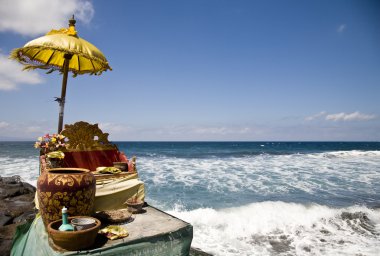 okyanus sunuyor Balinese Tapınak