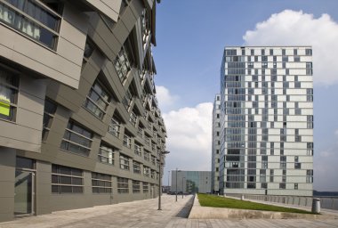 almere, Hollanda modern bir binanın dalgalı cephe yüzeyi