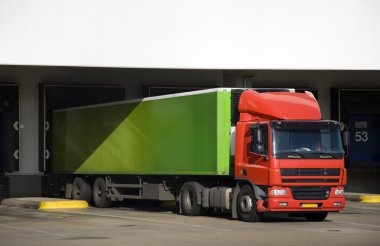 Bay sayılarla ve bindirme kamyon yükleme