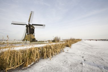 Kış manzarası ile sreefkerk, tarihi Hollanda Yeldeğirmeni