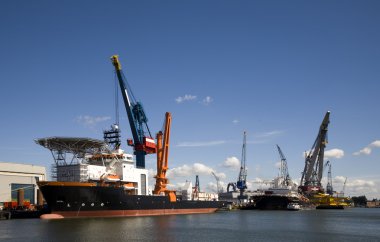 çok amaçlı offshore destek gemisi Rotterdam liman