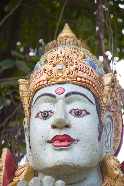 Skulptur eines Bali-Gottes — Stockfoto