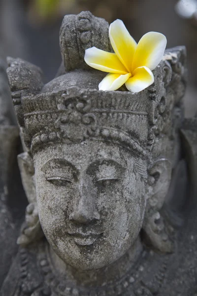 Balinese tempel sculpture batung arjuna — Stockfoto